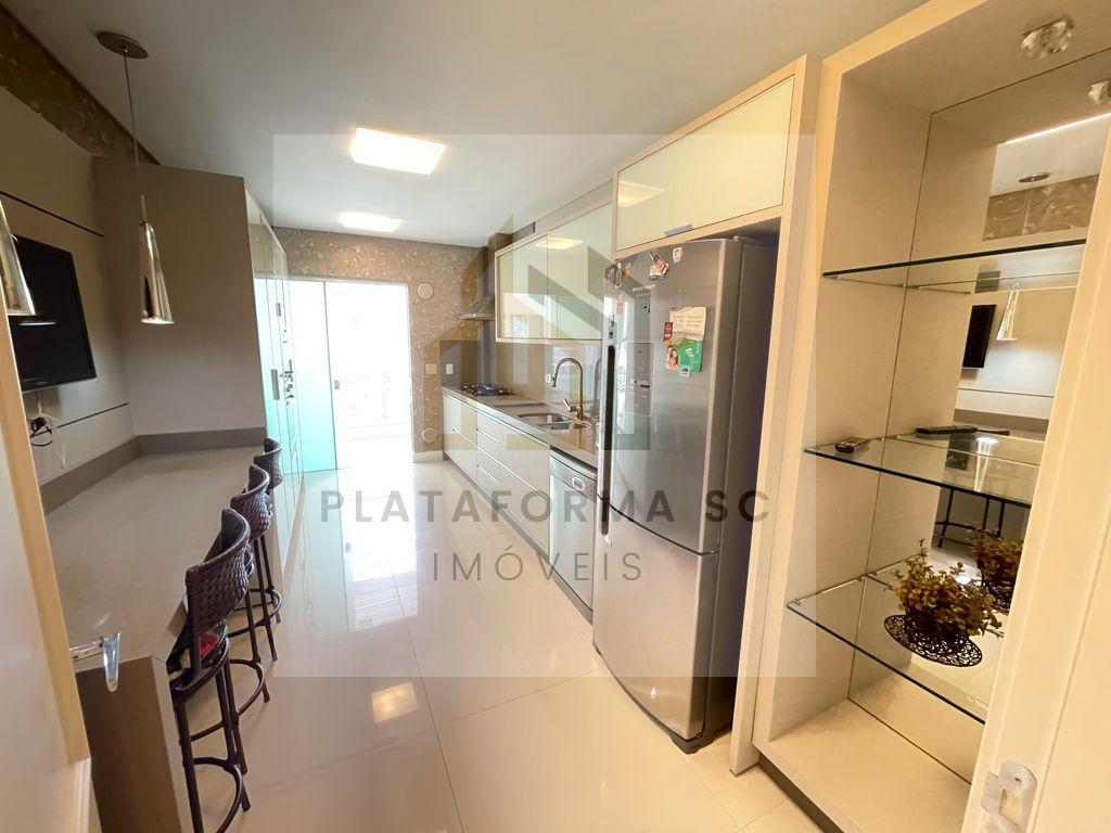 Apartamento à venda com 4 quartos, 270m² - Foto 7