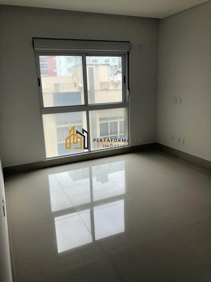 Apartamento à venda com 4 quartos, 240m² - Foto 12