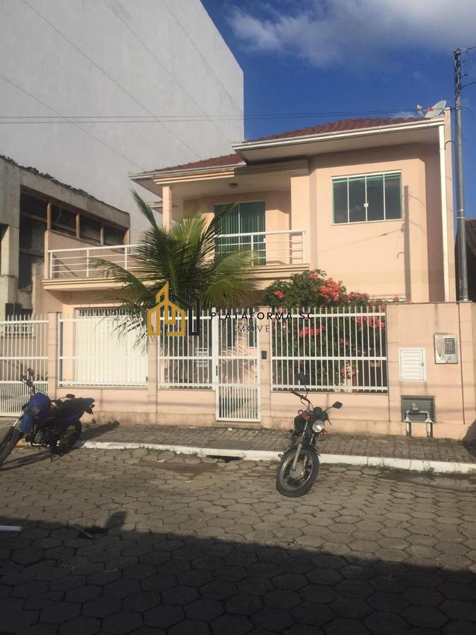 Casa à venda com 5 quartos, 250m² - Foto 8