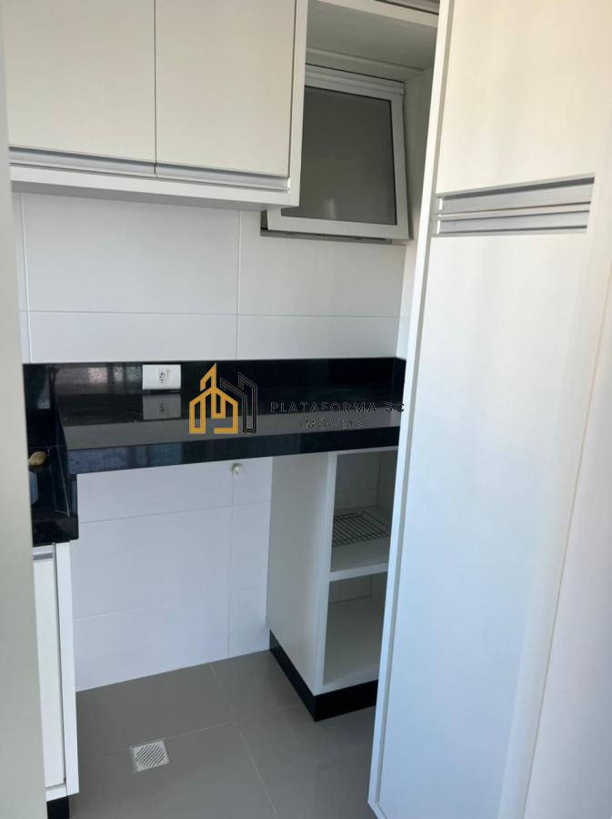 Apartamento à venda com 4 quartos, 181m² - Foto 4