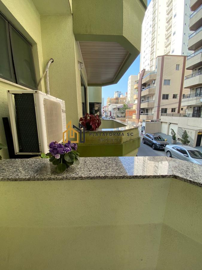 Apartamento à venda com 2 quartos, 77m² - Foto 9