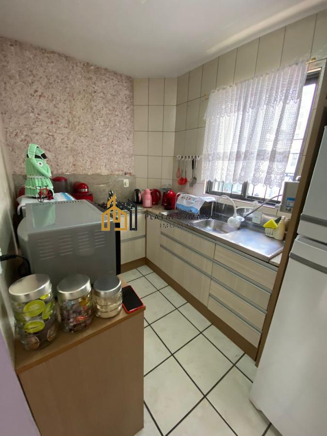 Apartamento à venda com 2 quartos, 77m² - Foto 15