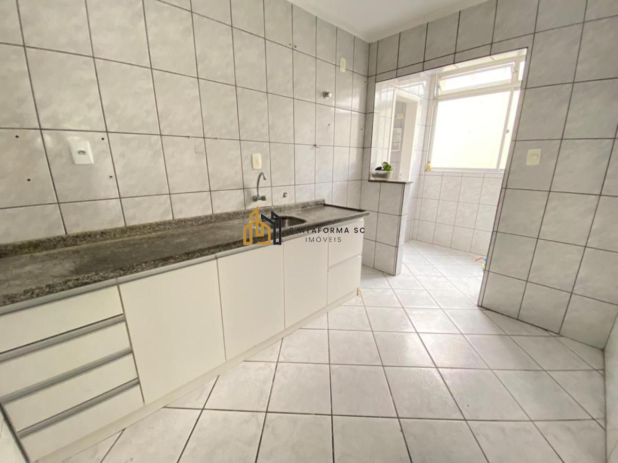 Apartamento à venda com 2 quartos, 82m² - Foto 3