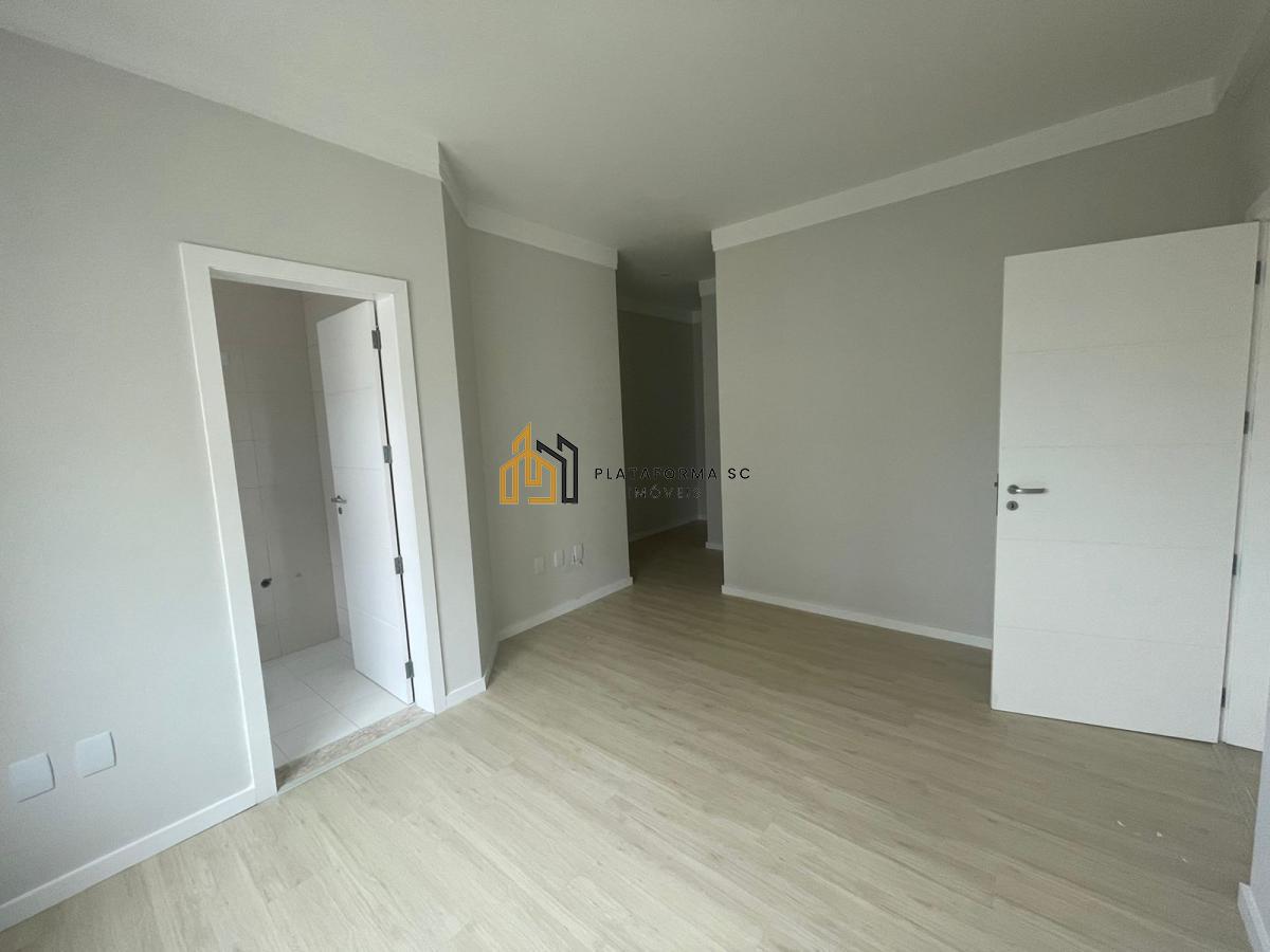 Apartamento à venda com 4 quartos, 196m² - Foto 4