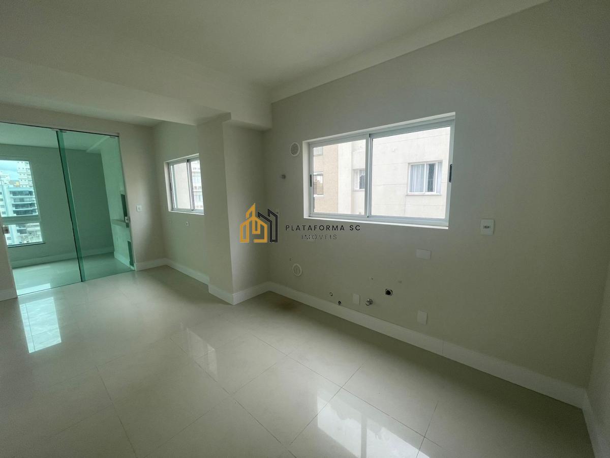 Apartamento à venda com 4 quartos, 196m² - Foto 11