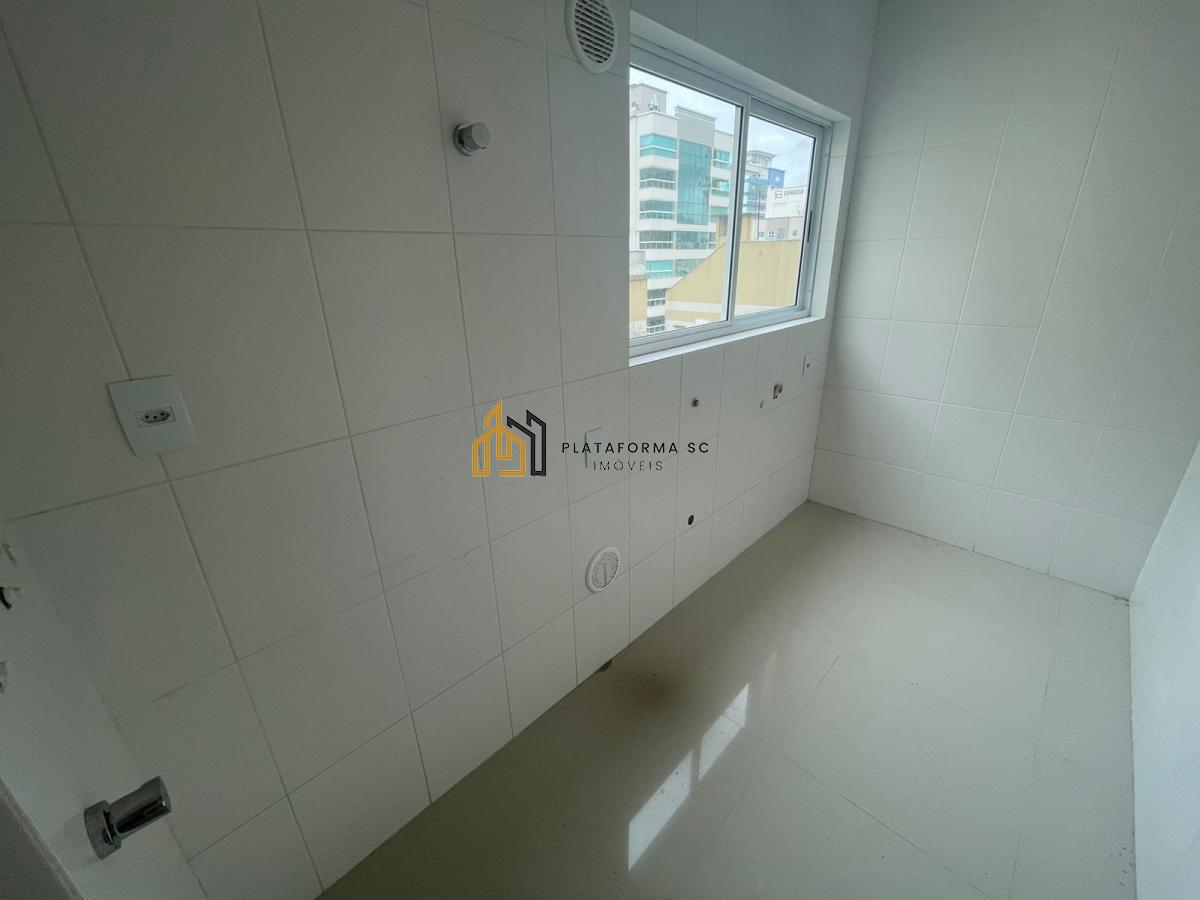 Apartamento à venda com 4 quartos, 196m² - Foto 12