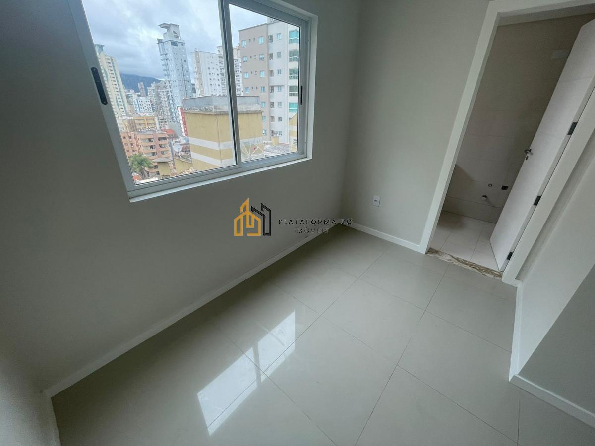 Apartamento à venda com 4 quartos, 196m² - Foto 13