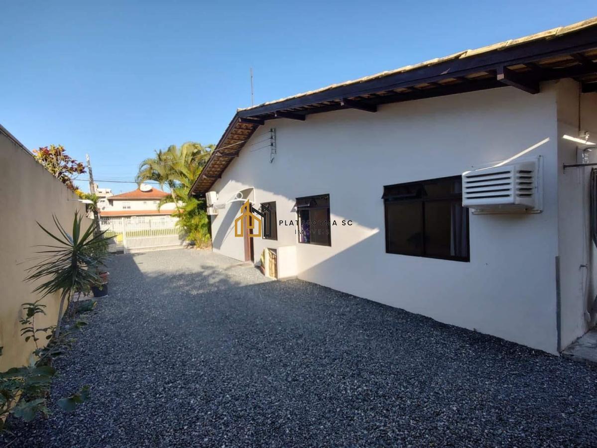 Casa à venda com 4 quartos, 110m² - Foto 15