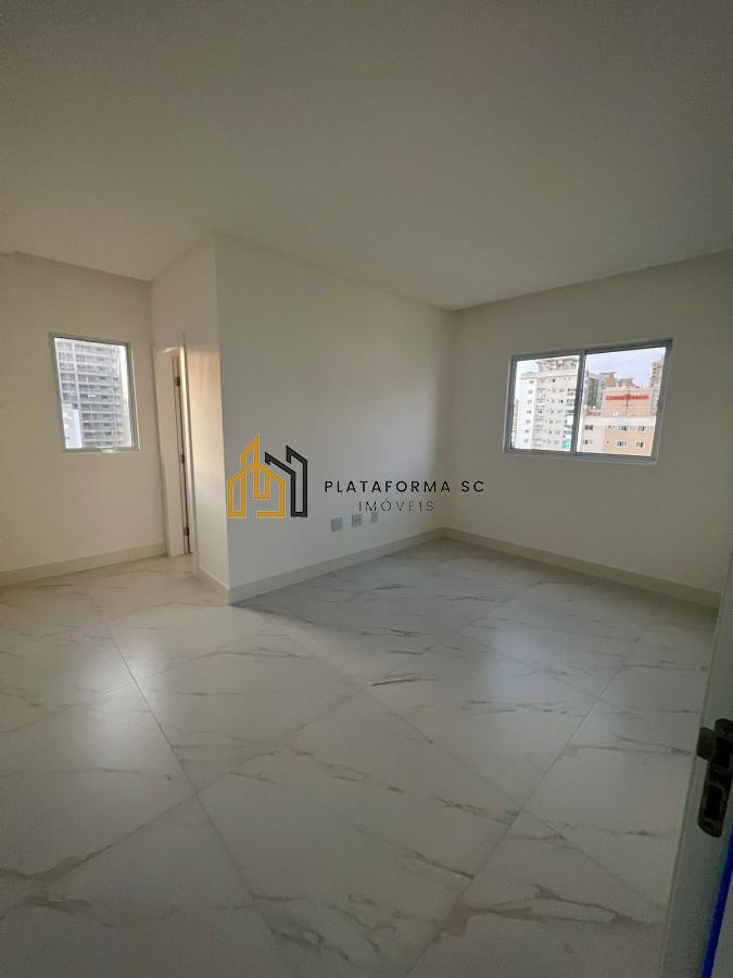 Apartamento à venda com 3 quartos, 145m² - Foto 8