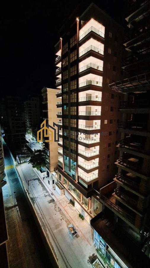 Apartamento à venda com 4 quartos, 182m² - Foto 1