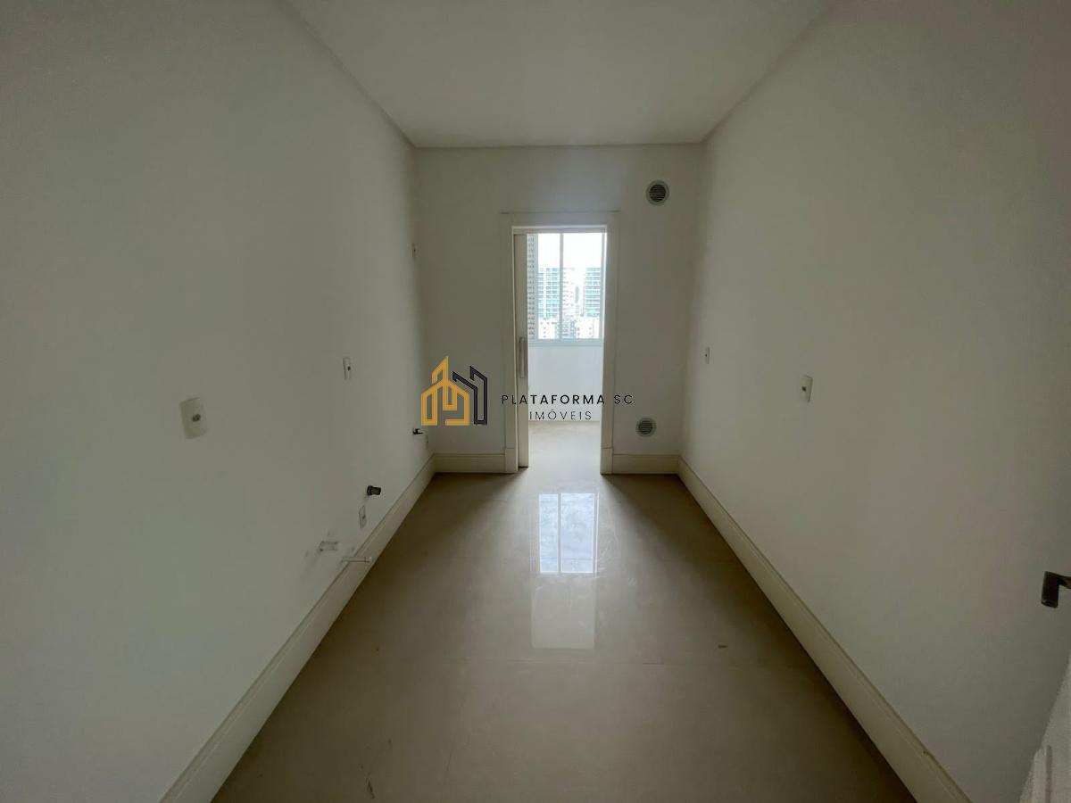 Apartamento à venda com 3 quartos, 149m² - Foto 11