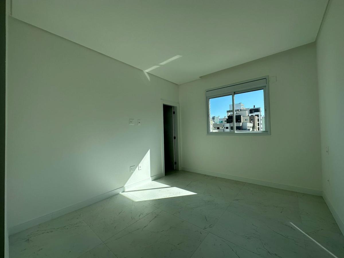 Apartamento à venda com 3 quartos, 140m² - Foto 15