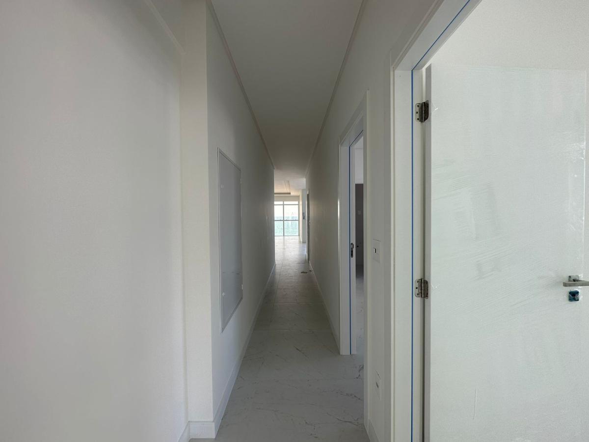 Apartamento à venda com 3 quartos, 140m² - Foto 17