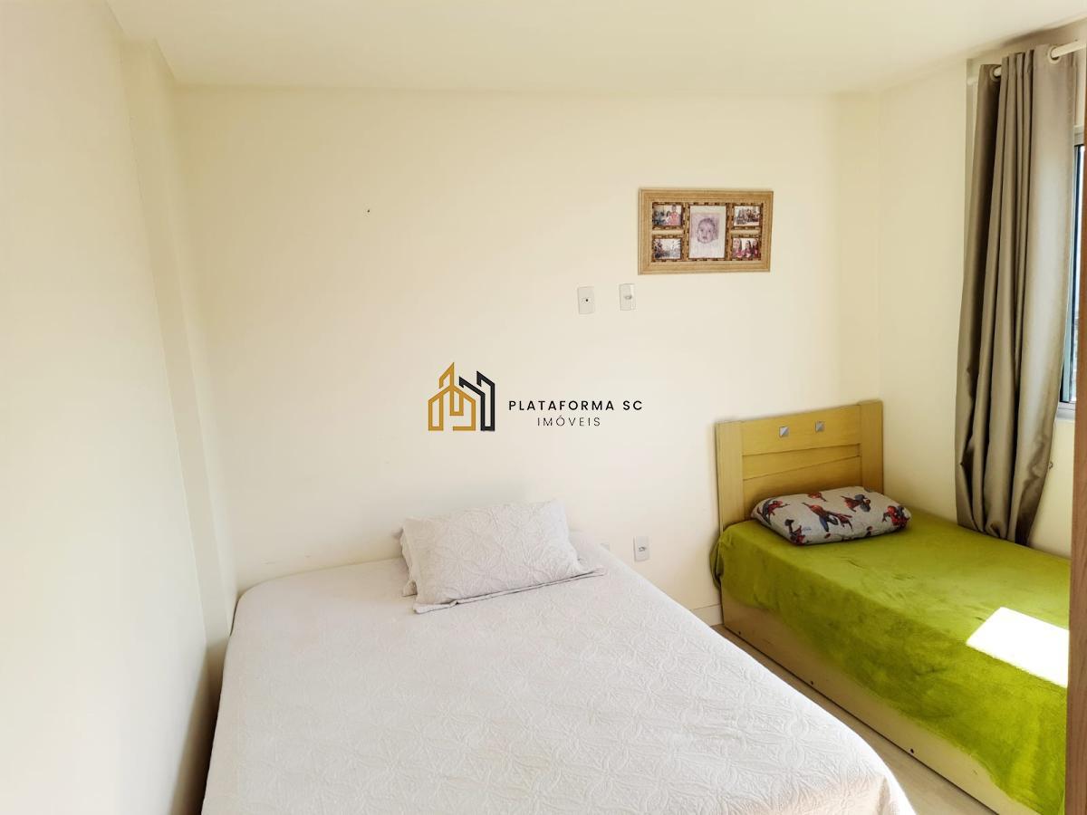 Apartamento à venda com 2 quartos, 70m² - Foto 2