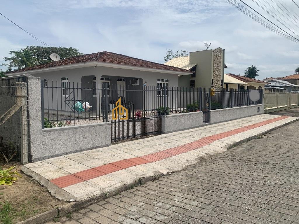 Casa à venda com 3 quartos, 150m² - Foto 1