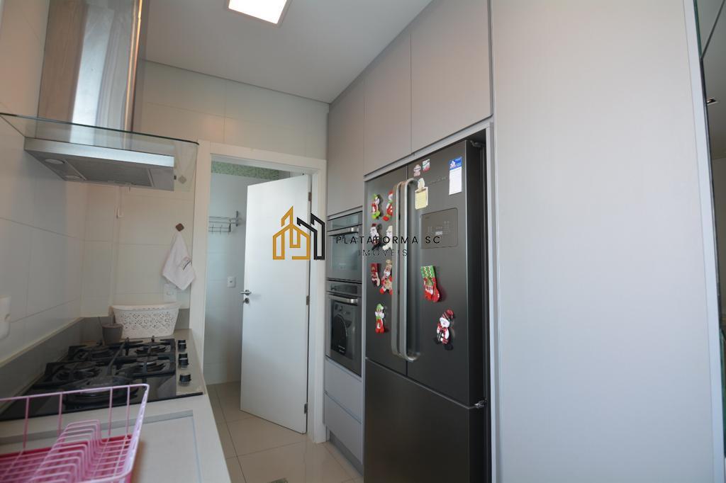 Apartamento à venda com 3 quartos, 137m² - Foto 22