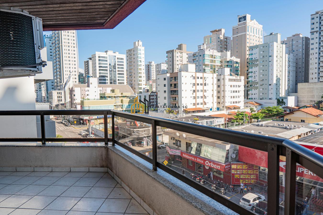 Apartamento à venda com 3 quartos, 157m² - Foto 4