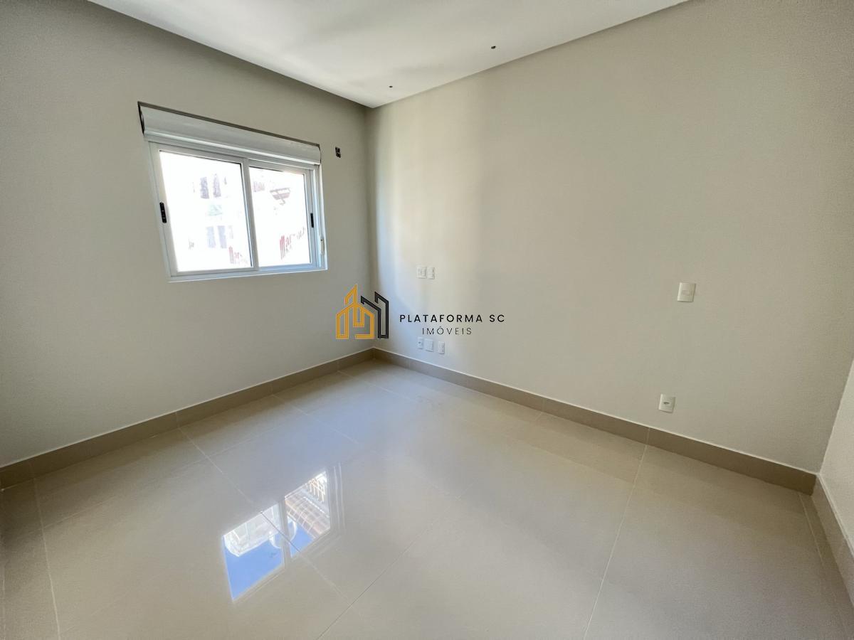 Apartamento à venda com 4 quartos, 240m² - Foto 3