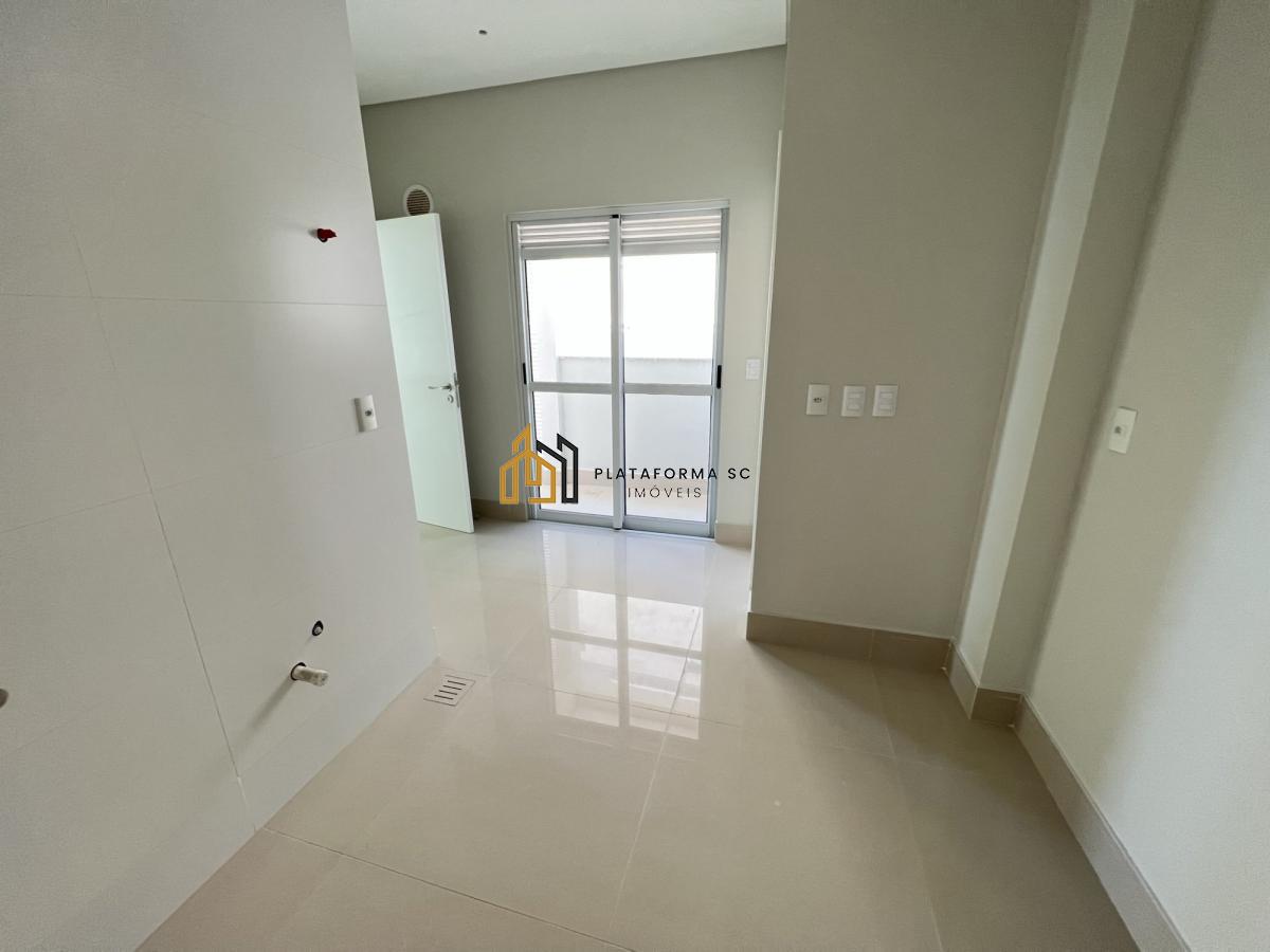 Apartamento à venda com 4 quartos, 240m² - Foto 4