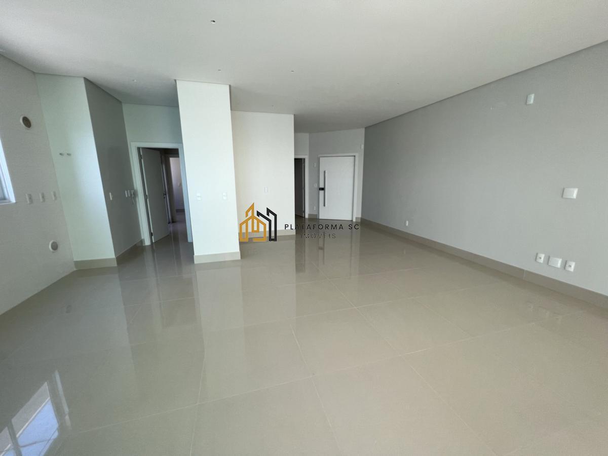 Apartamento à venda com 4 quartos, 240m² - Foto 5