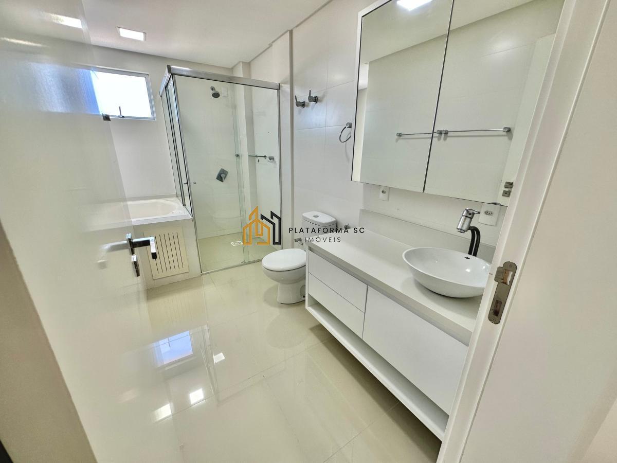 Apartamento à venda com 3 quartos, 140m² - Foto 3