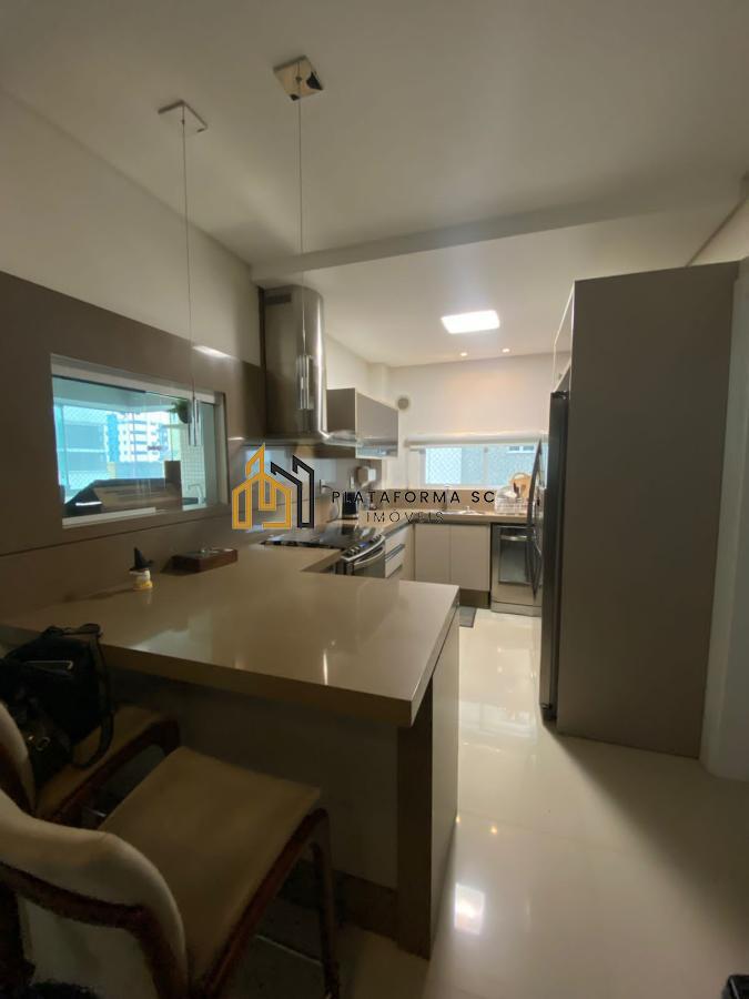 Apartamento à venda com 4 quartos, 202m² - Foto 7