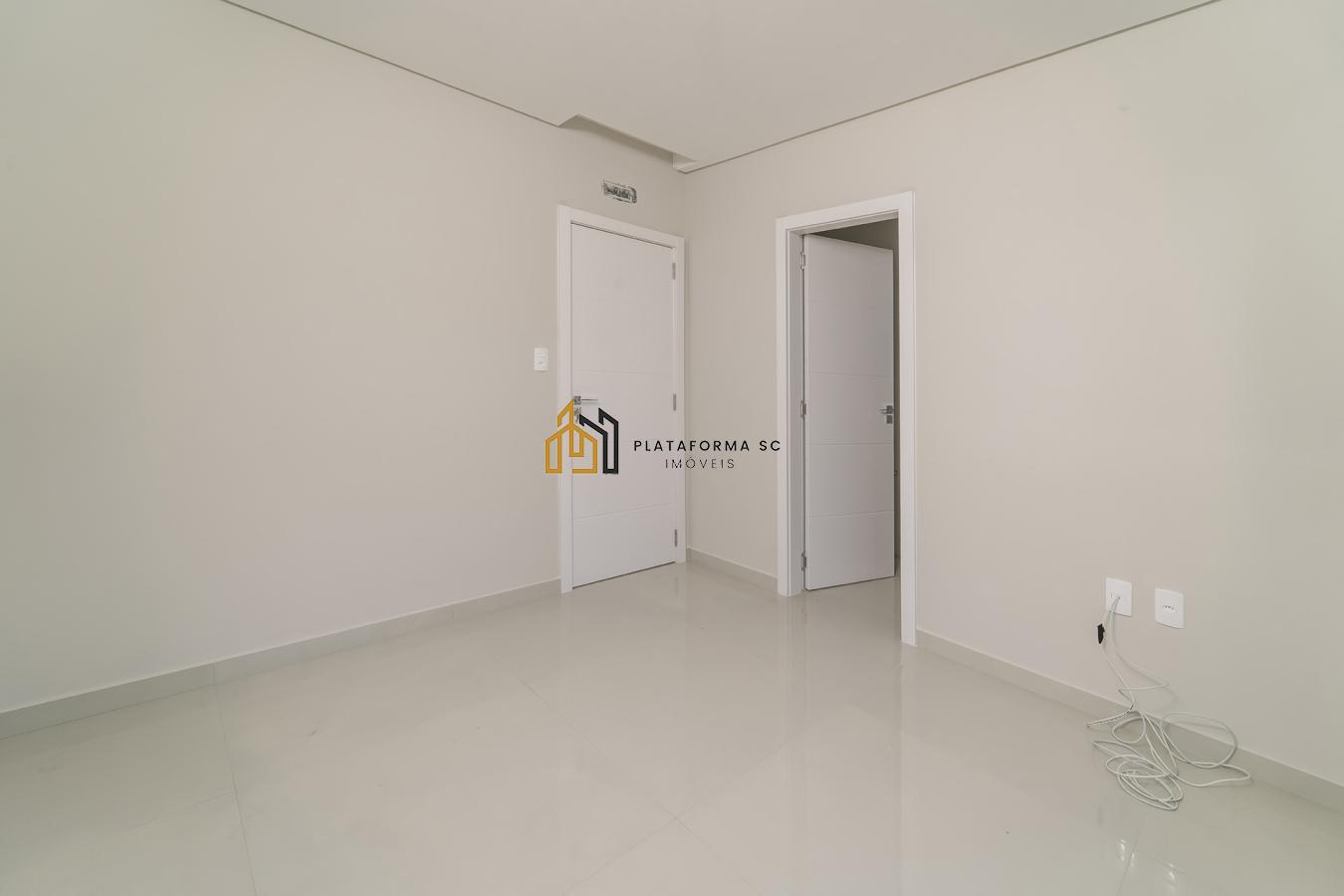 Apartamento à venda com 2 quartos, 70m² - Foto 15