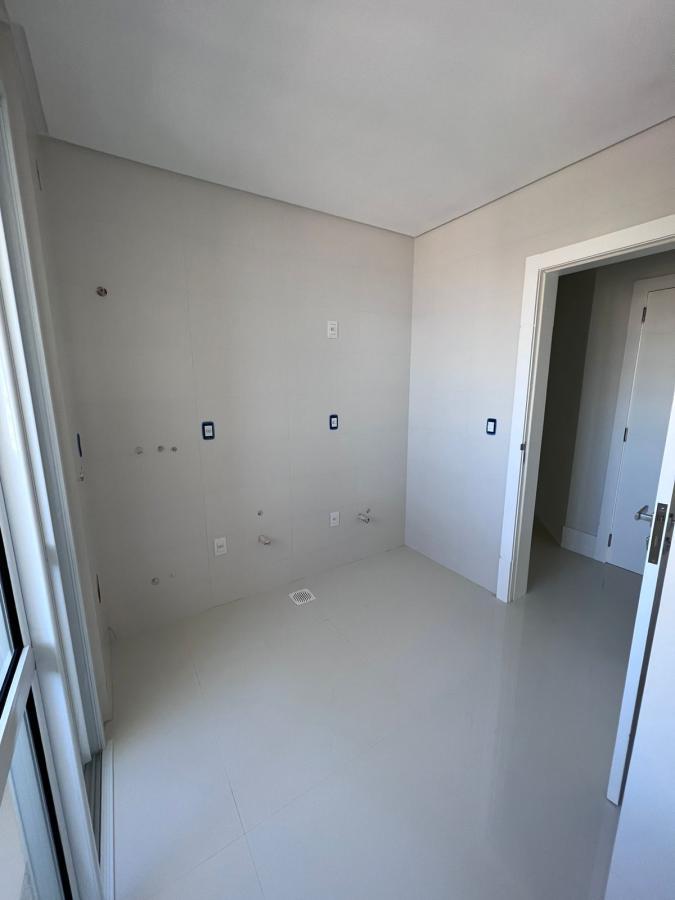 Apartamento à venda com 3 quartos, 201m² - Foto 8