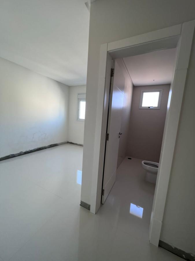 Apartamento à venda com 3 quartos, 201m² - Foto 10