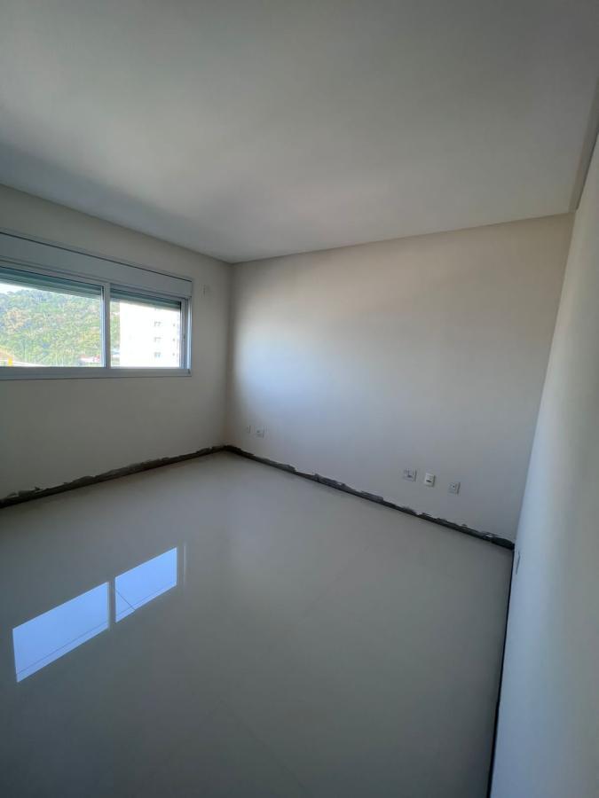 Apartamento à venda com 3 quartos, 201m² - Foto 13