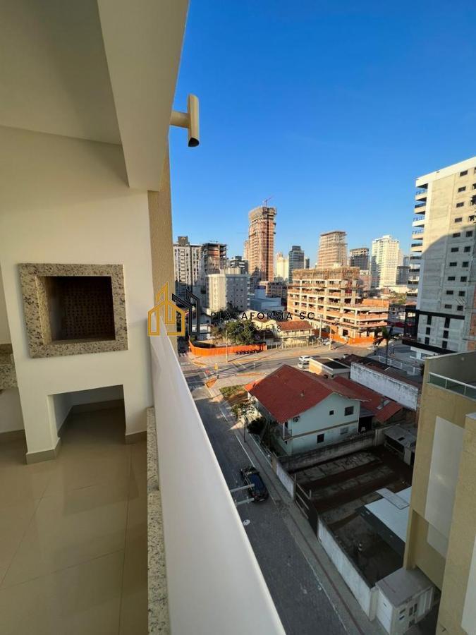 Apartamento à venda com 3 quartos, 95m² - Foto 1