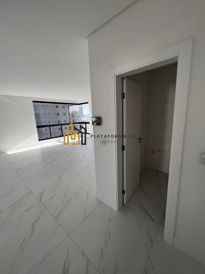 Apartamento à venda com 3 quartos, 129m² - Foto 4