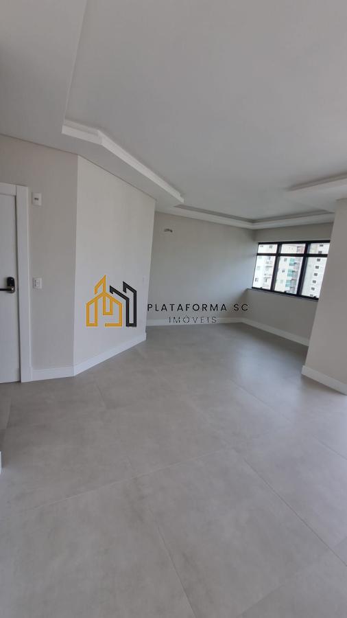 Apartamento à venda com 3 quartos, 127m² - Foto 3