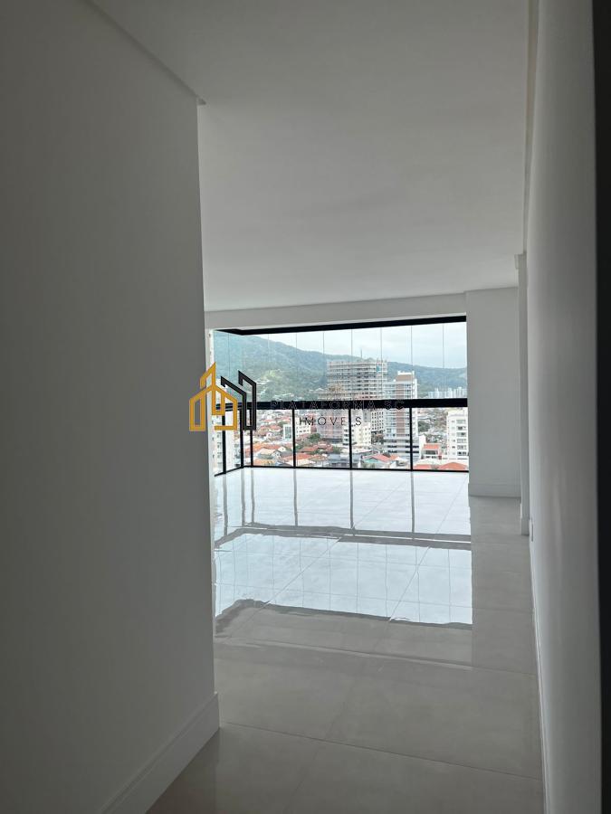 Apartamento à venda com 3 quartos, 115m² - Foto 3