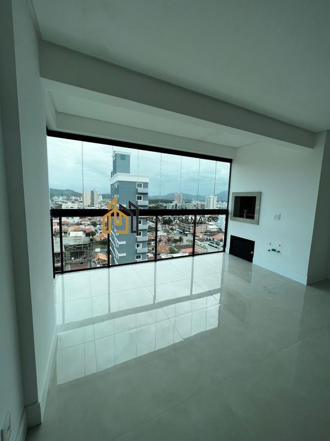 Apartamento à venda com 3 quartos, 115m² - Foto 2