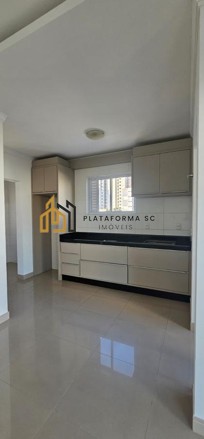 Apartamento à venda com 3 quartos, 96m² - Foto 11