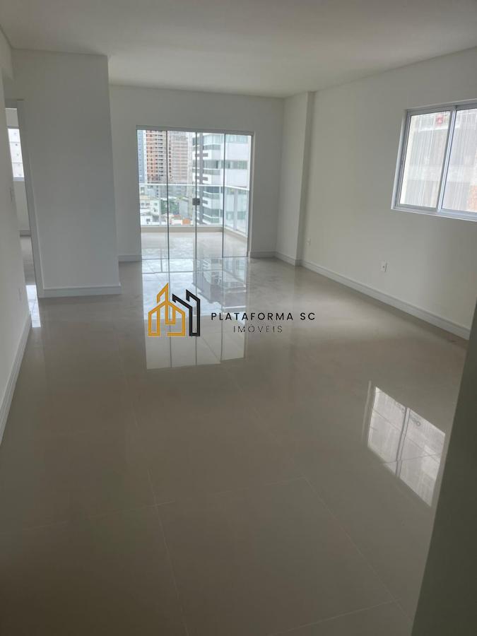 Apartamento à venda com 3 quartos, 114m² - Foto 2