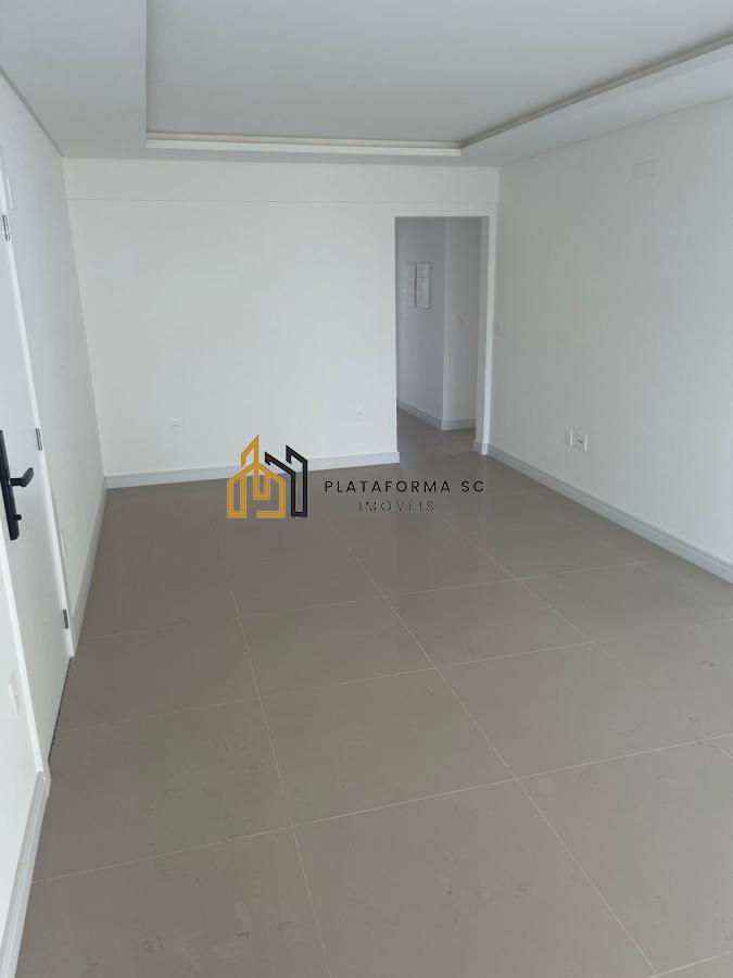 Apartamento à venda com 4 quartos, 145m² - Foto 2