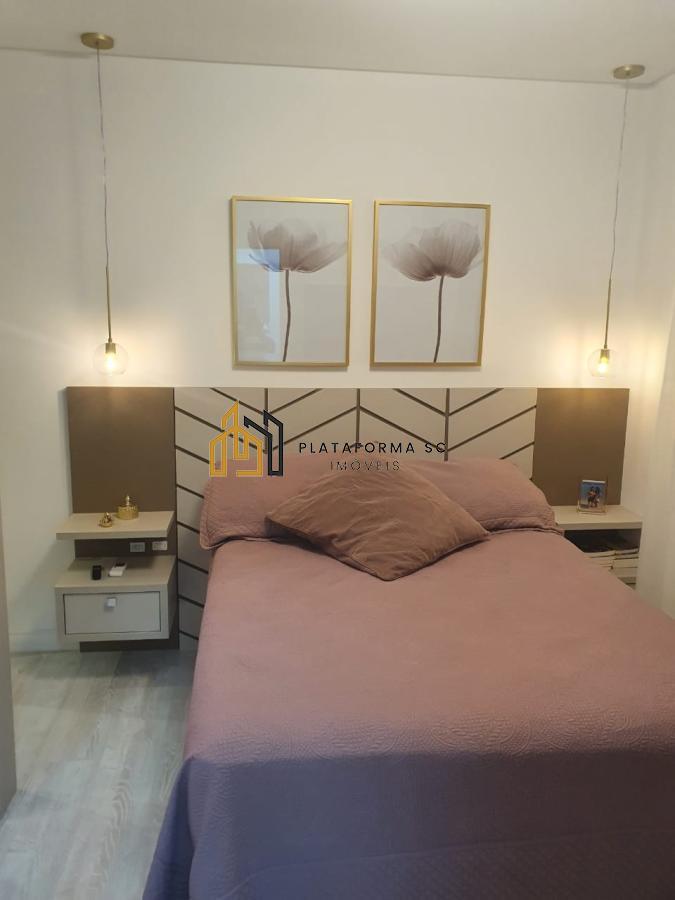 Apartamento à venda com 3 quartos, 130m² - Foto 2