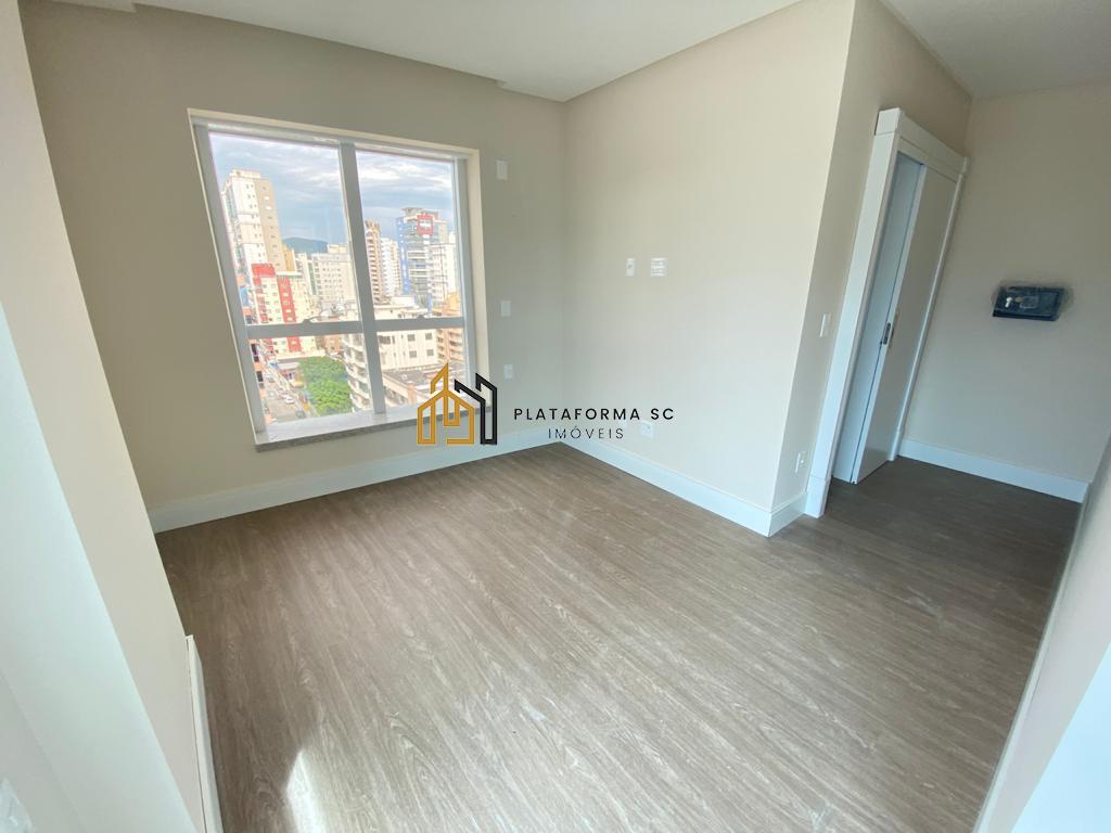 Apartamento à venda com 4 quartos, 156m² - Foto 17