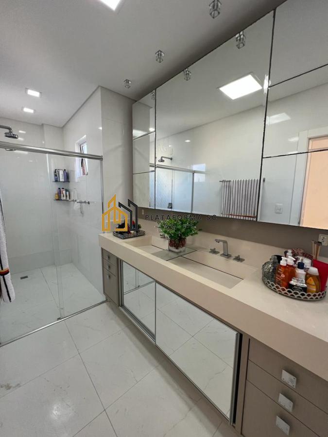 Apartamento à venda com 4 quartos, 222m² - Foto 32