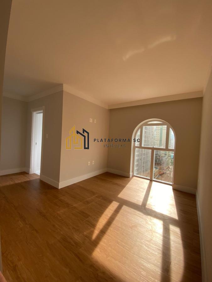 Apartamento à venda com 3 quartos, 130m² - Foto 9