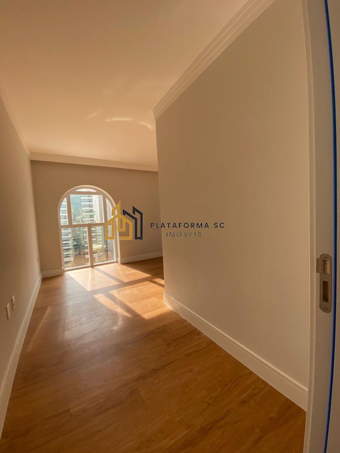 Apartamento à venda com 3 quartos, 130m² - Foto 11