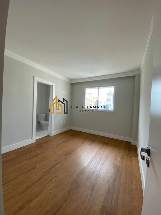 Apartamento à venda com 3 quartos, 130m² - Foto 14