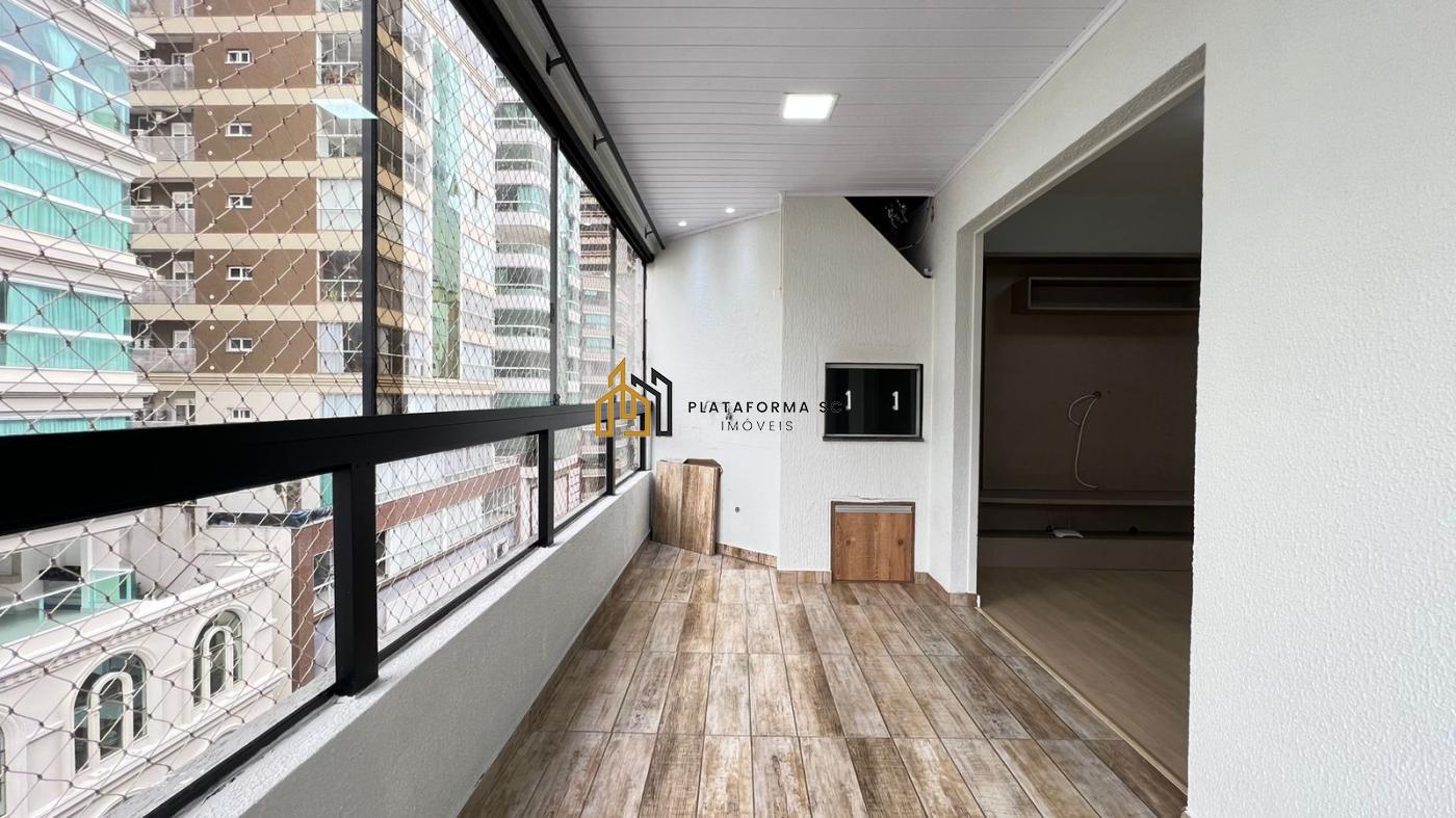 Apartamento à venda com 3 quartos, 138m² - Foto 3