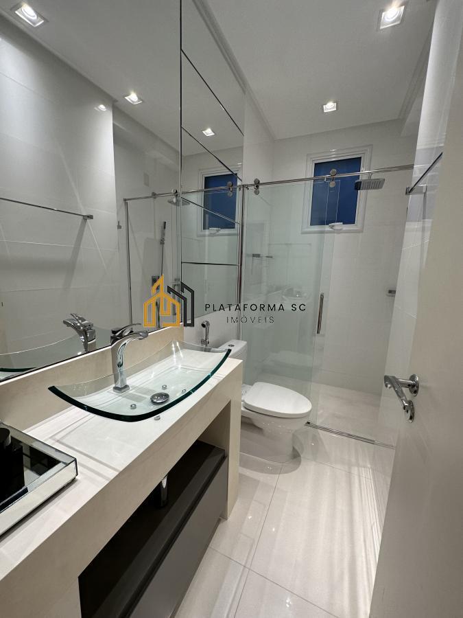 Apartamento à venda com 4 quartos, 273m² - Foto 2