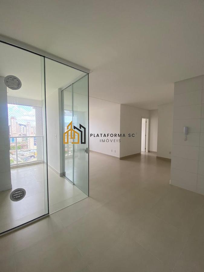 Apartamento à venda com 2 quartos, 70m² - Foto 10