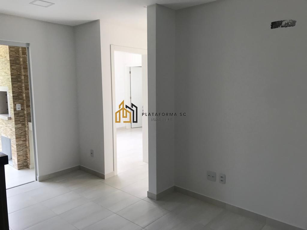 Apartamento à venda com 2 quartos, 70m² - Foto 2