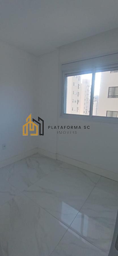 Apartamento à venda com 4 quartos, 254m² - Foto 2