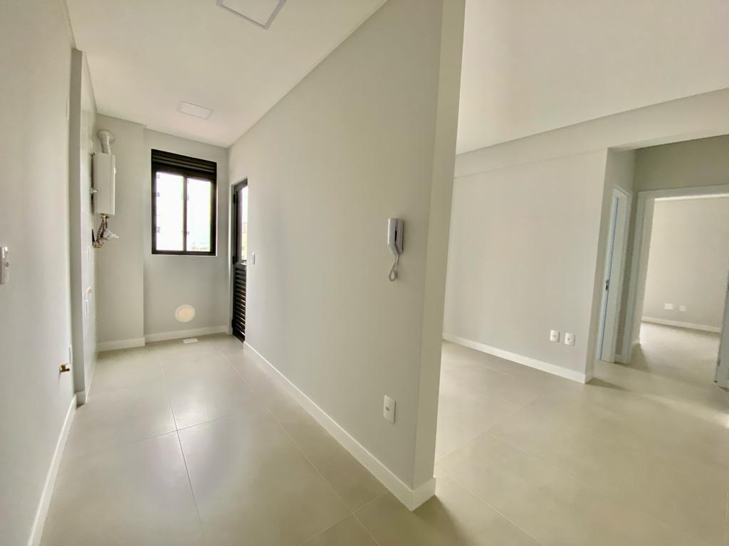 Apartamento à venda com 2 quartos, 63m² - Foto 3